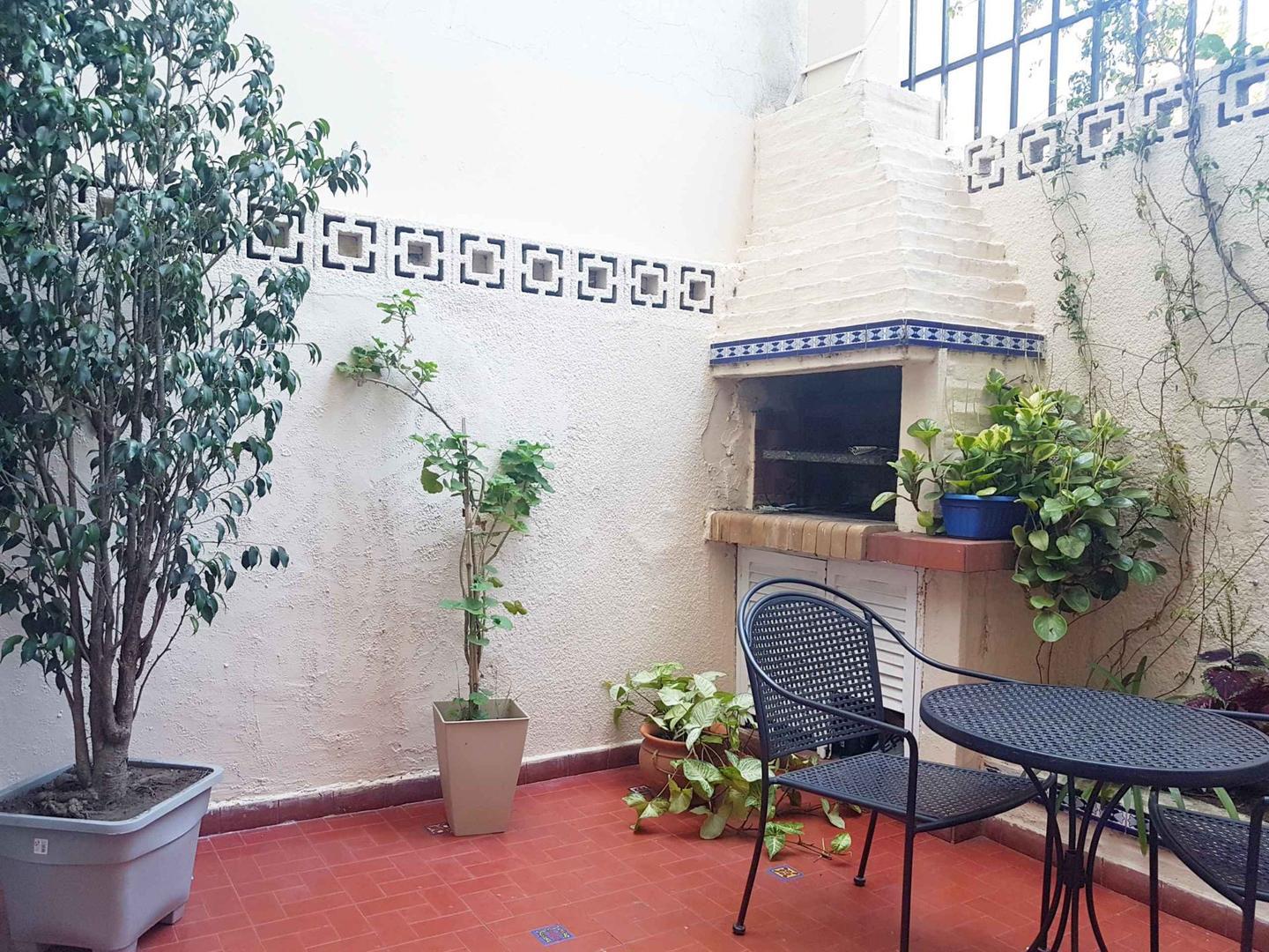 Tres ambientes con patio y parrilla en Vicente López